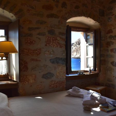 Hotel Pyrgoi Theodorakaki: O Yerolimin Chambre photo