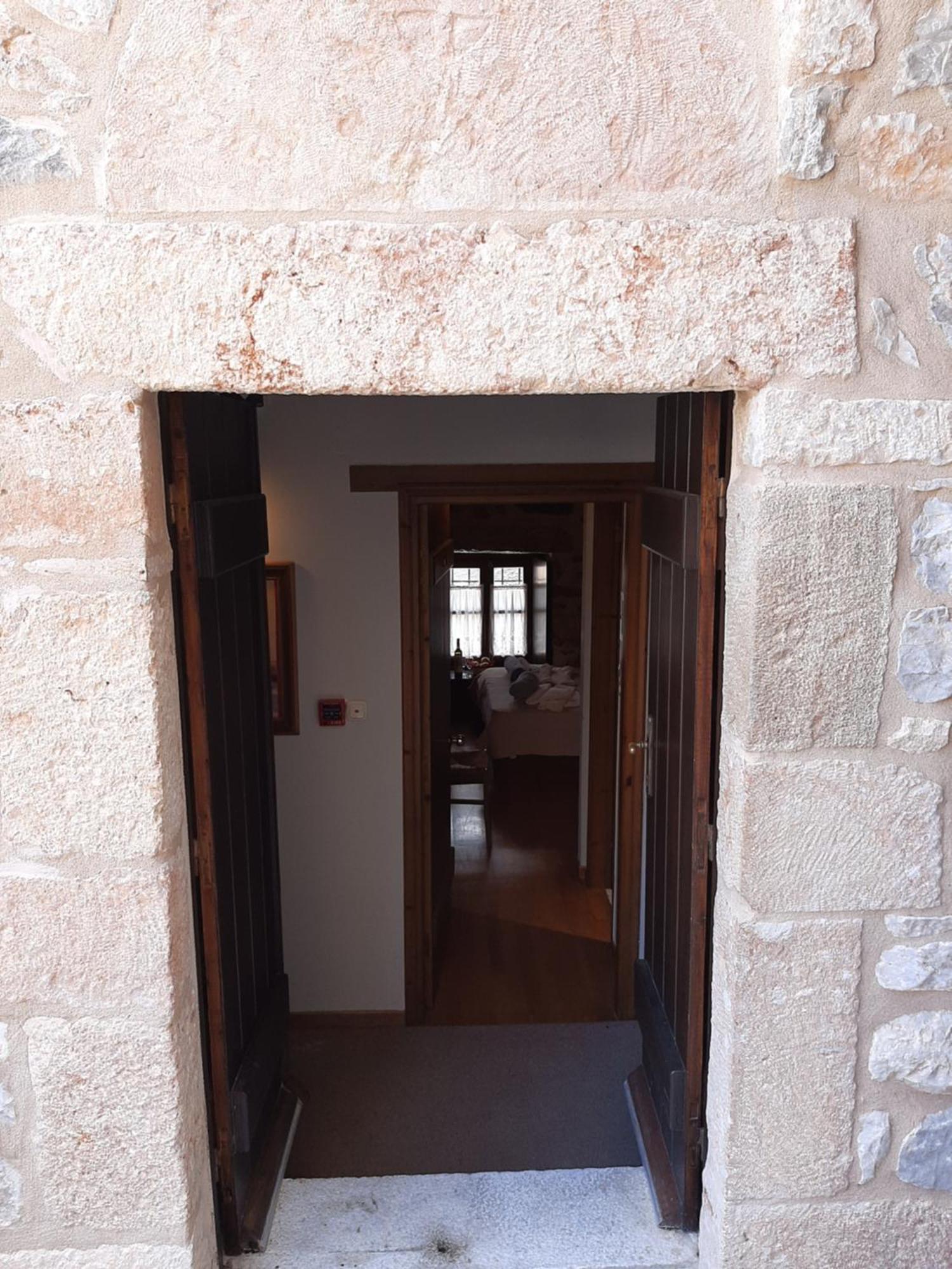 Hotel Pyrgoi Theodorakaki: O Yerolimin Chambre photo